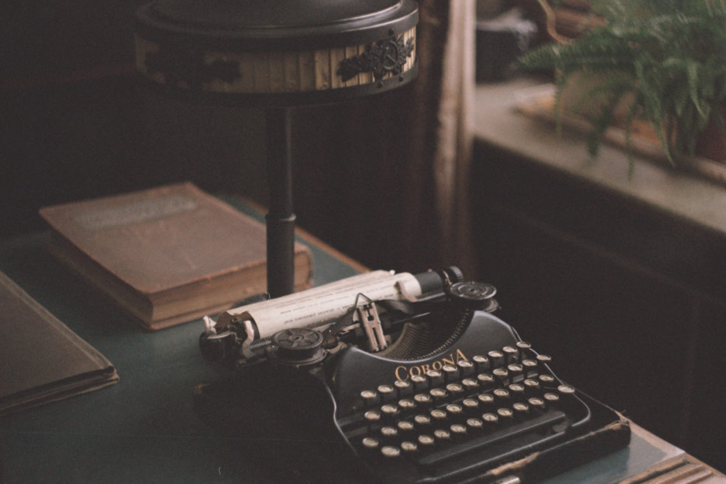 Corona typewriter on a table-unsplash