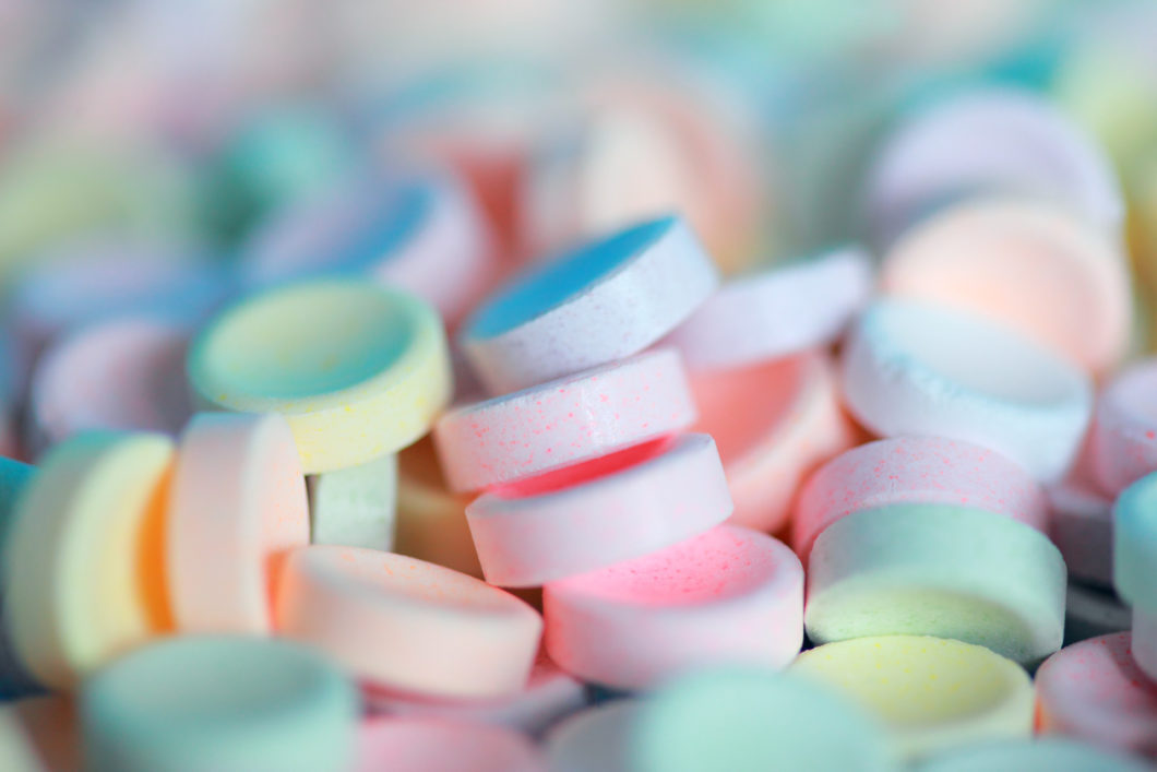 Godis-tabletter i olika färger